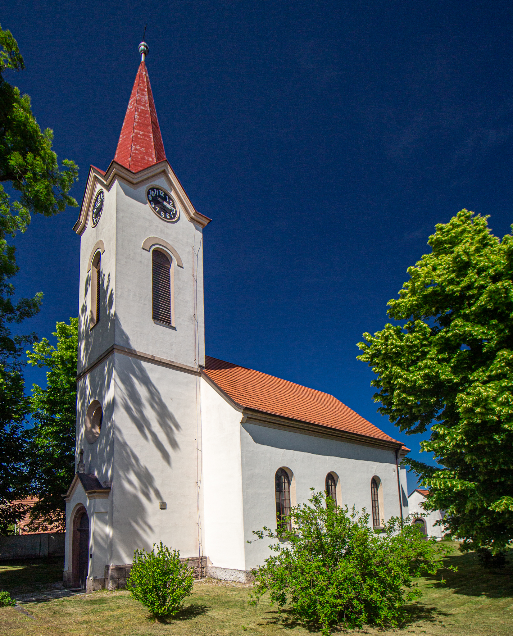 Kostel svatého Petra v Dubečku